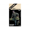 DAS WERK maquette militaire DWF007 Figurine Aide volontaire aux AA (porteur de munitions HiWi b&eacute;n&eacute;vole auxiliaire) 1/35