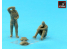 Armory Models figurine F7224C "Waiting..." WWII RAF Equipage en tenue haute altitude (2 figurines) 1/72