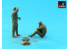 Armory Models figurine F7224C "Waiting..." WWII RAF Equipage en tenue haute altitude (2 figurines) 1/72