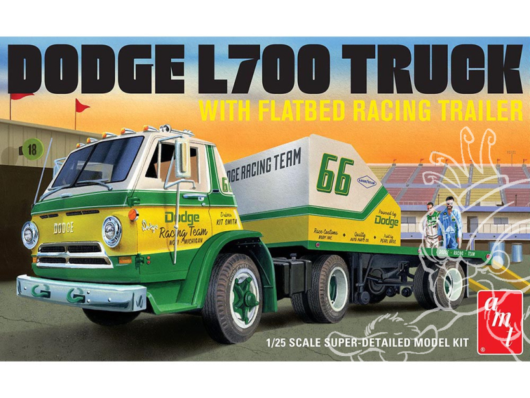 AMT maquette camion 1368 Camion Dodge L700 1966 avec remorque de course à plateau 1/25