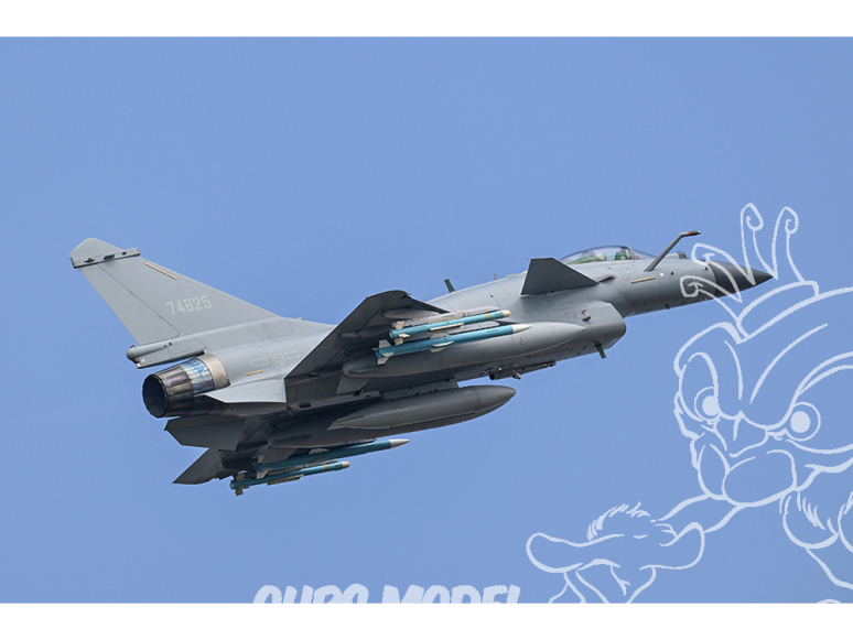 TRUMPETER maquette avion 01698 Chasseur chinois J-10C 1/72