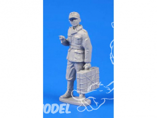 CMK Personnage resine F48302 SOLDAT ALLEMAND WWII Avec vec CASIER A GRENADES 1/48